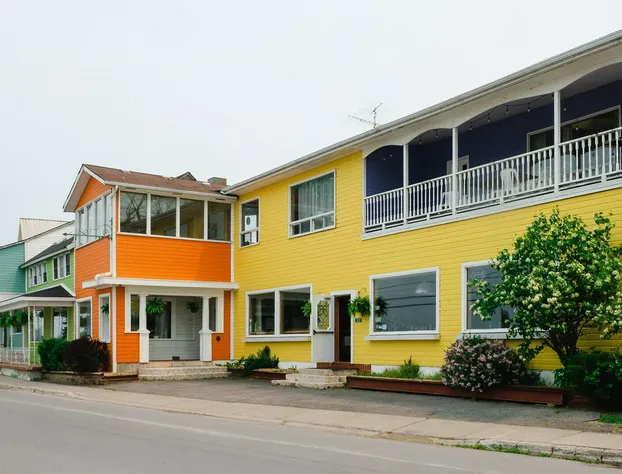 Hotel Wolfe Island hotel detail image 1