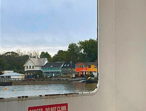 Hotel Wolfe Island hotel detail image 1