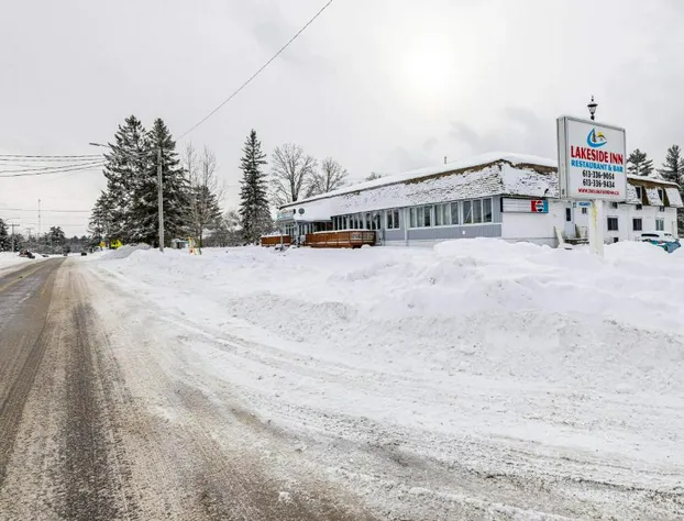 Lakeside Inn hotel detail image 2