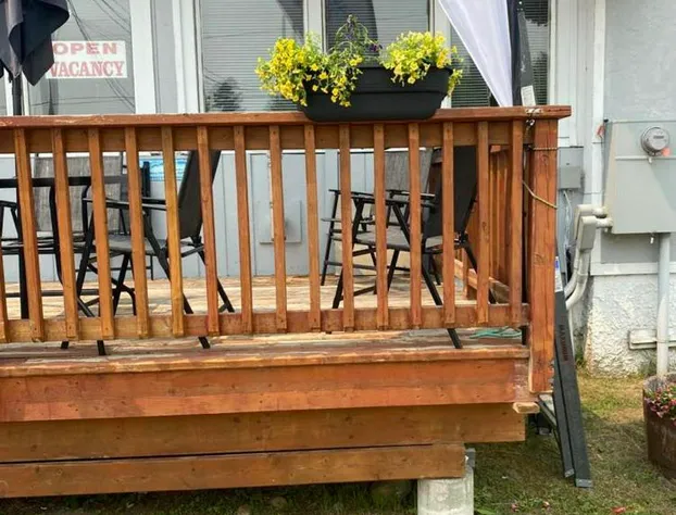 Lakeside Inn hotel detail image 4