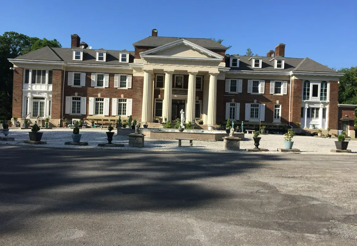 Thornwald Mansion hotel hero