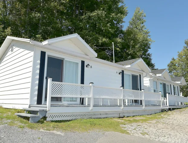 Motels Chalets Flots-Bleus hotel detail image 4