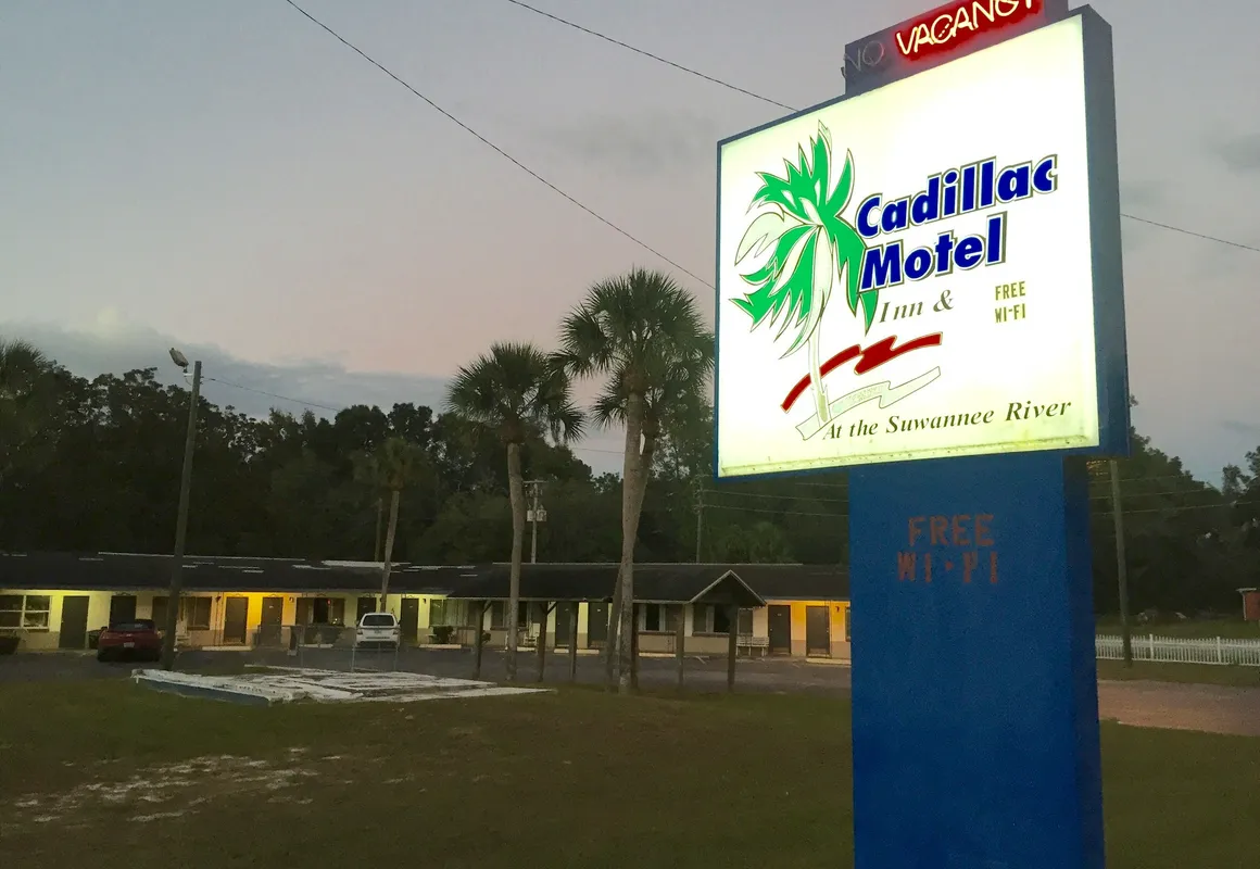 Cadillac Motel Fanning Springs hotel hero