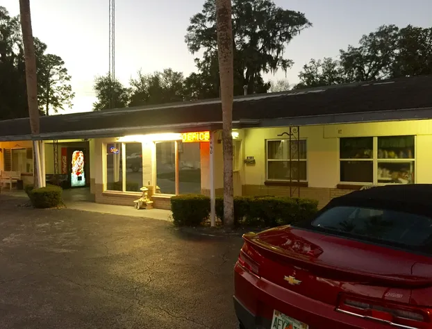 Cadillac Motel Fanning Springs hotel detail image 1