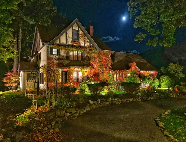 Ivy Manor Inn Village Center hotel detail image 3