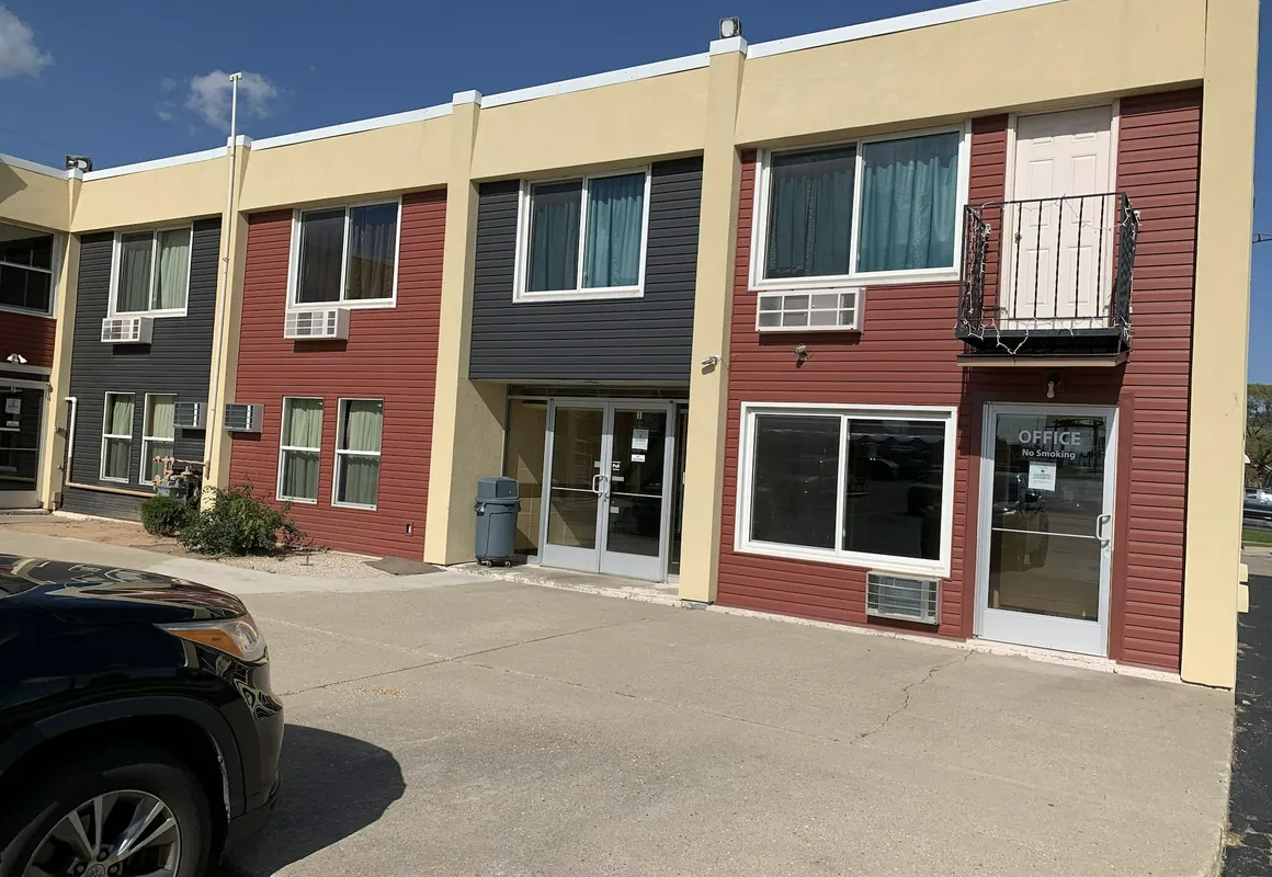 Economy Inn hotel hero