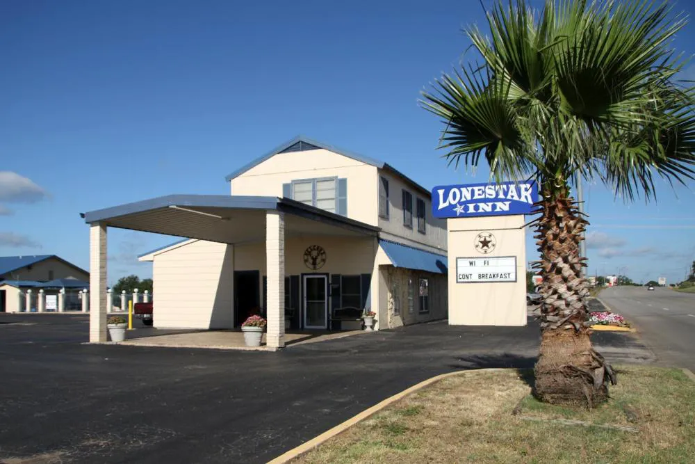 Lonestar Inn hotel hero