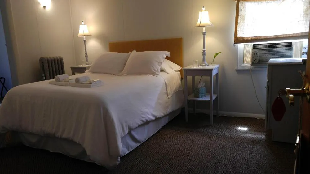 Pine Hill Arms Hotel hotel hero