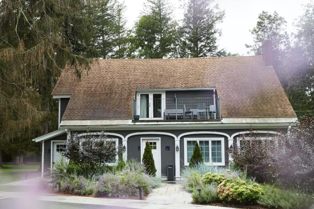 Hasbrouck House hotel hero