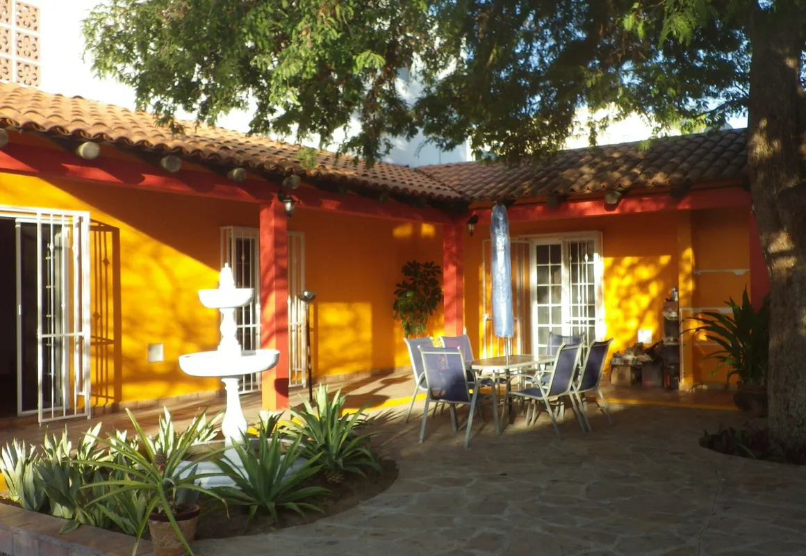 Central Bed & Breakfast hotel hero