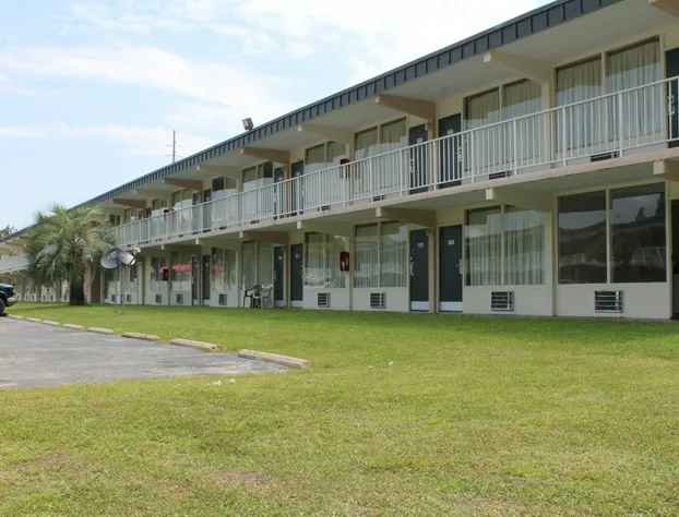 Travelers Inn hotel detail image 1