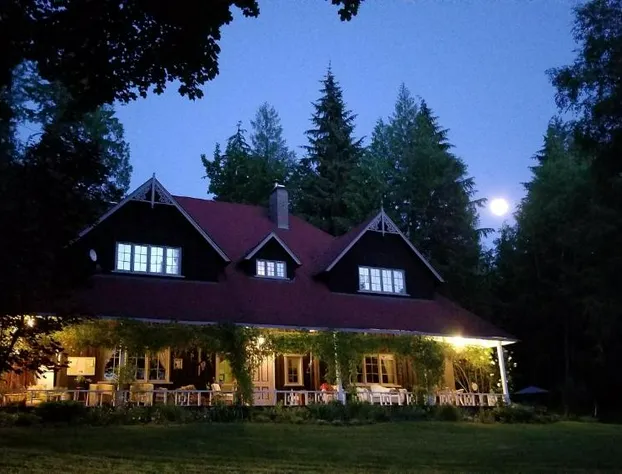 Wedgwood Manor and Glamping Retreat hotel detail image 1