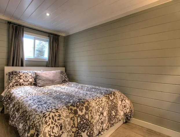 Somerset Lakeside Resort hotel detail image 4