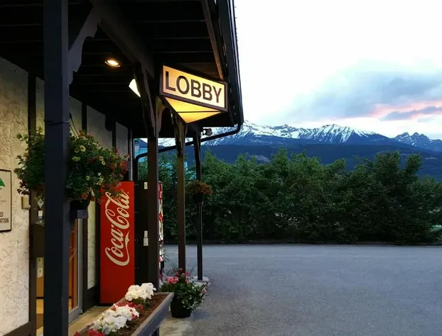 Yellowhead Motel hotel detail image 3