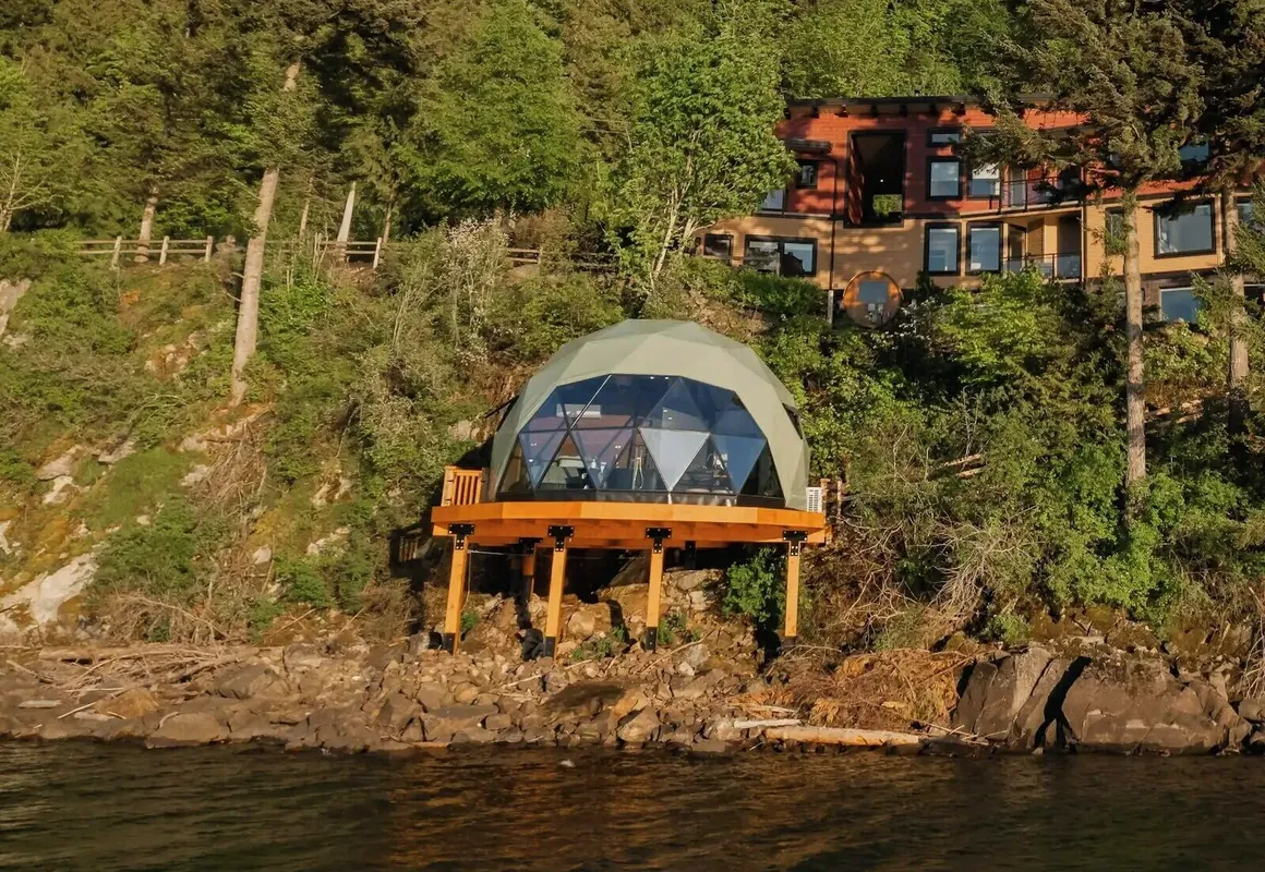 The Lodge on Harrison Lake hotel hero