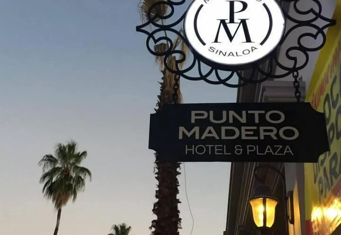 Punto Madero Hotel & Plaza hotel hero