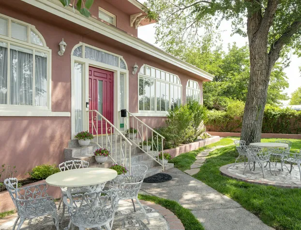 Bottger Mansion of Old Town hotel detail image 1