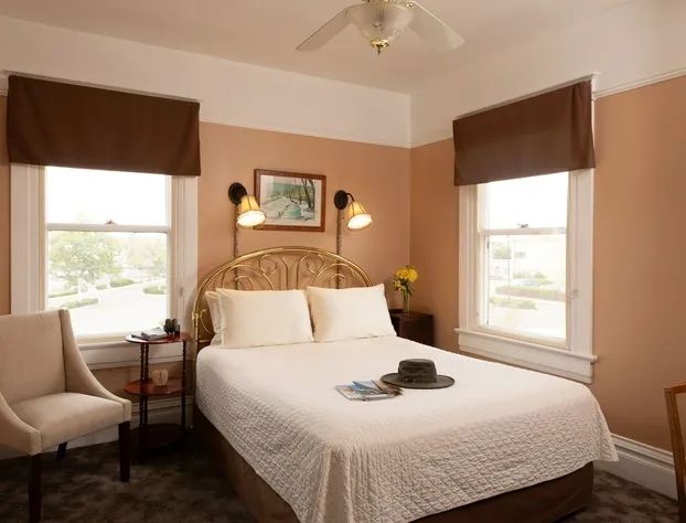 Bottger Mansion of Old Town hotel detail image 4