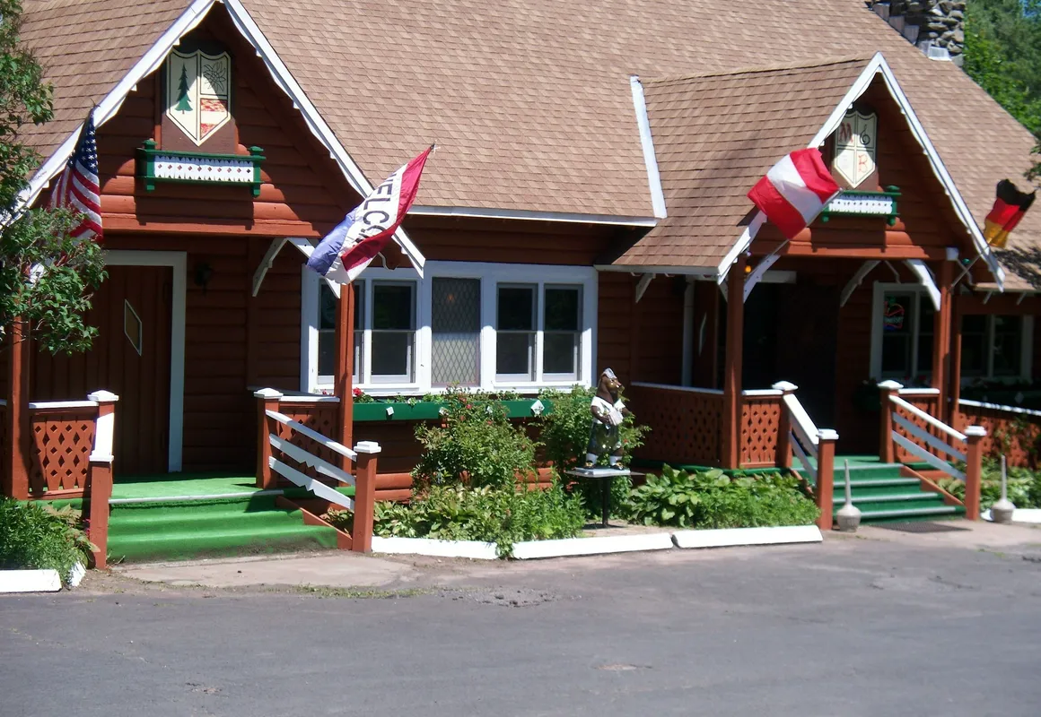 Crystal Brook Resort & Mountain Brauhaus hotel hero