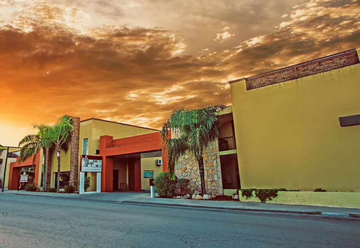 Barrokas Hotel & Suites hotel hero