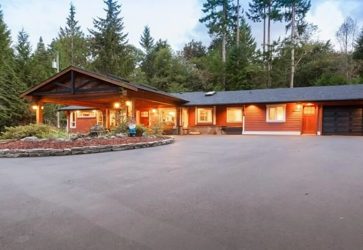 Creekside B & B hotel hero