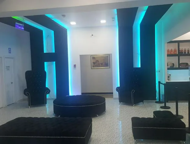 Hotel Dluxe & Suites hotel detail image 1