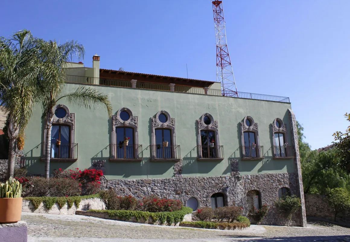 ZÃ¤nÃ¤ BandB hotel hero