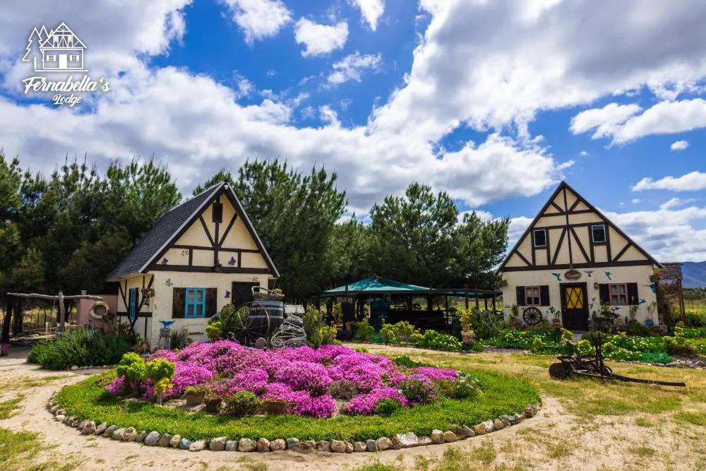 Fernabella's Lodge hotel hero