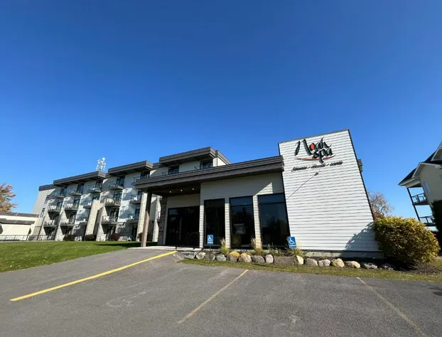 Hôtel du Lac Champlain hotel detail image 1