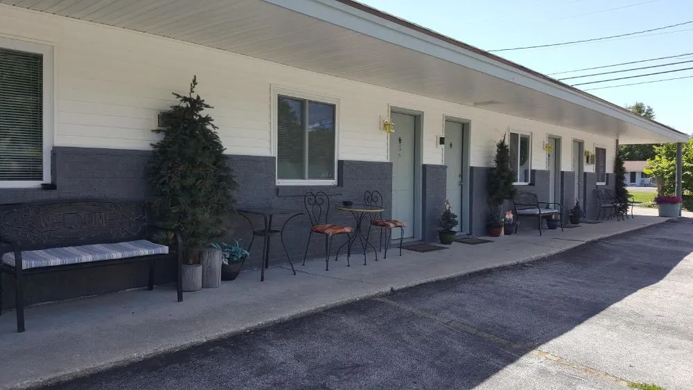 Bear Cove Inn hotel hero