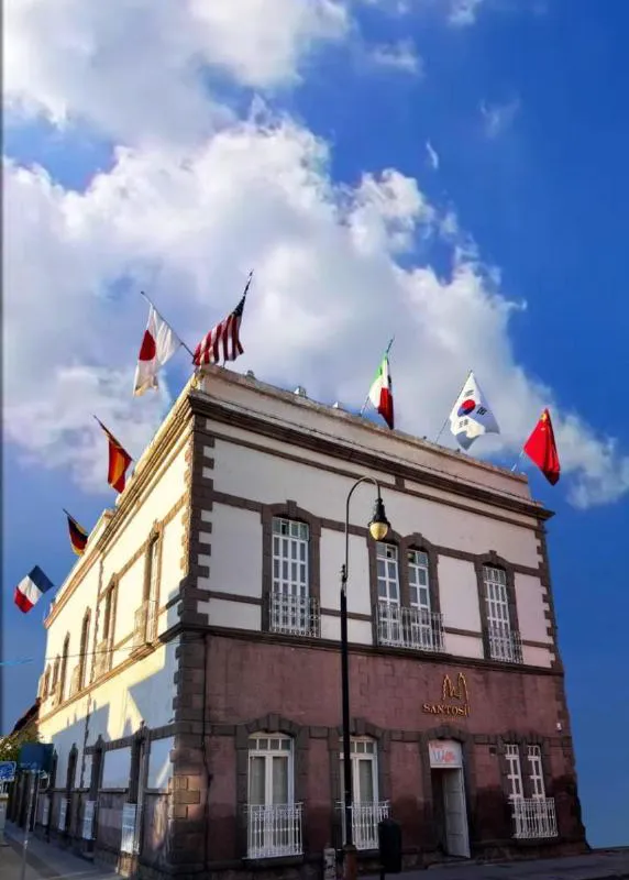 Hotel Santosi hotel hero