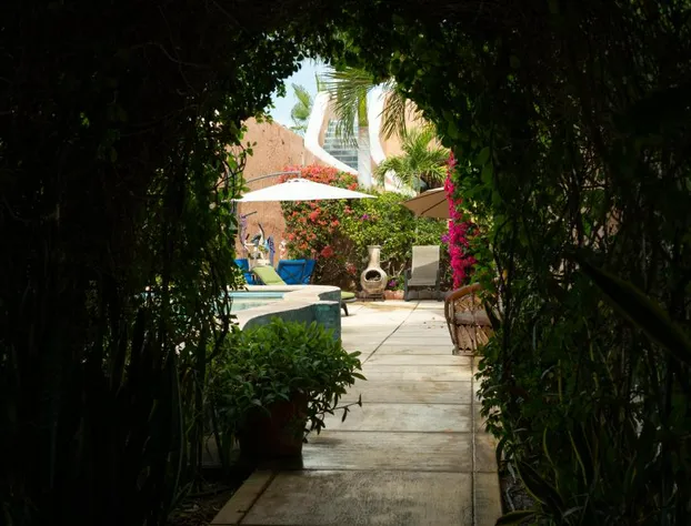 Casa Kootenay Waterfront BnB hotel detail image 2