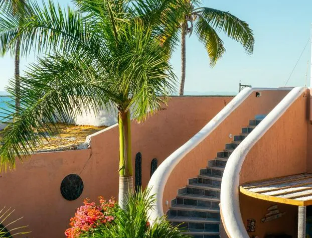 Casa Kootenay Waterfront BnB hotel detail image 3