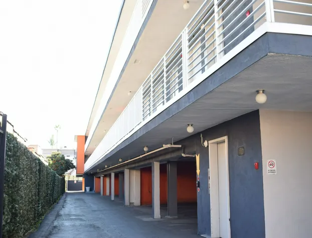 Boutique Hollywood hotel detail image 3