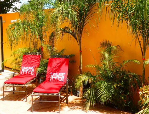 Ochenta Y Dos an urban bed & breakfast hotel detail image 1