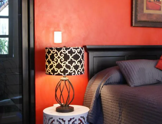 Ochenta Y Dos an urban bed & breakfast hotel detail image 4