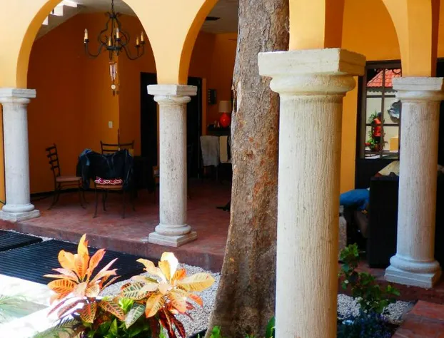 Ochenta Y Dos an urban bed & breakfast hotel detail image 4