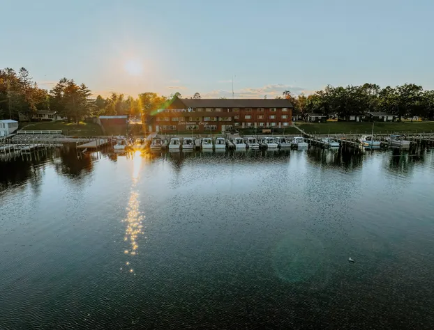 Sportsman's Lodge hotel detail image 3