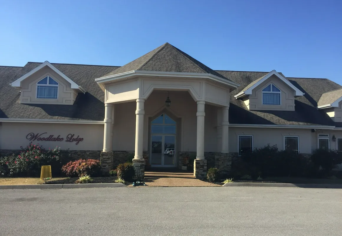 Woodlake Lodge Golf and Country Club hotel hero