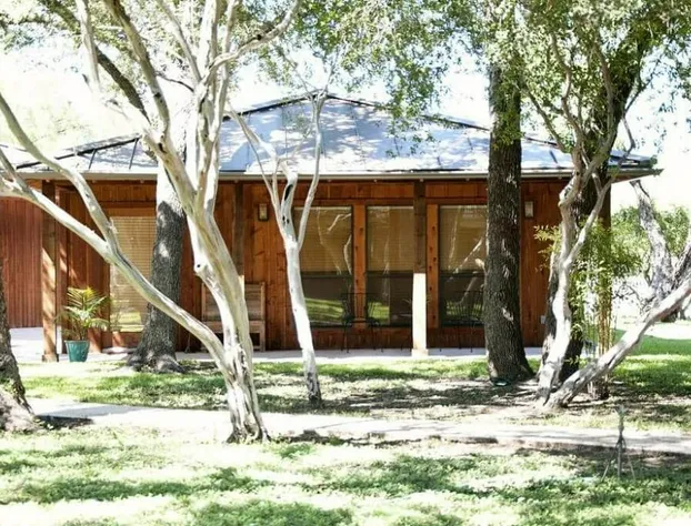 Live Oaks Bed and Breakfast hotel detail image 2