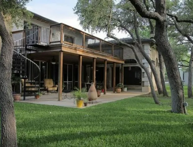 Live Oaks Bed and Breakfast hotel detail image 4