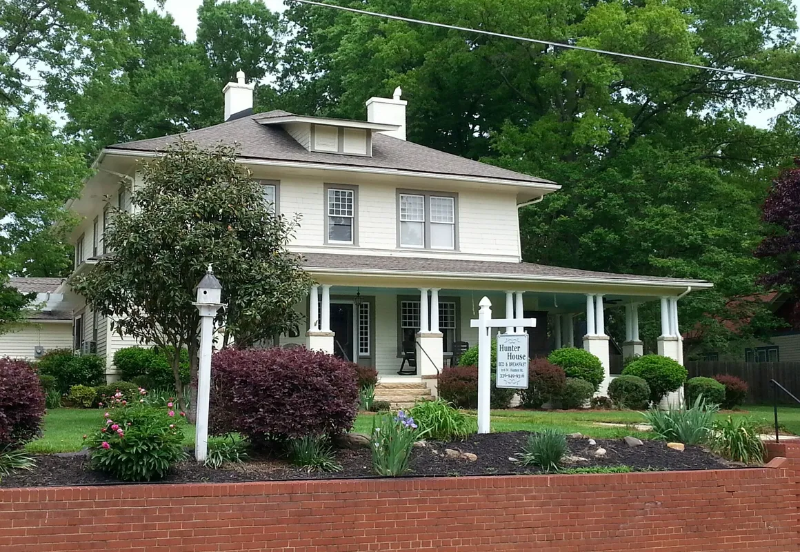 Hunter House Bed and Breakfast hotel hero