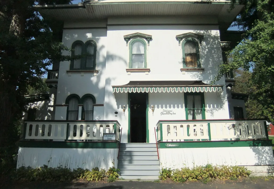 The Glenmary Inn hotel hero