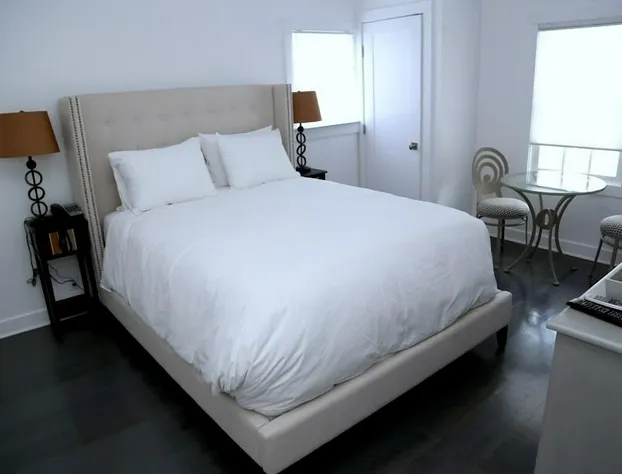 Maison Vivienne Southampton hotel detail image 2