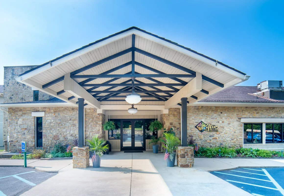 The Seasons Lodge hotel hero