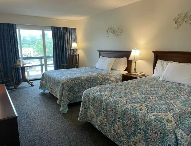 The Seasons Lodge hotel detail image 4