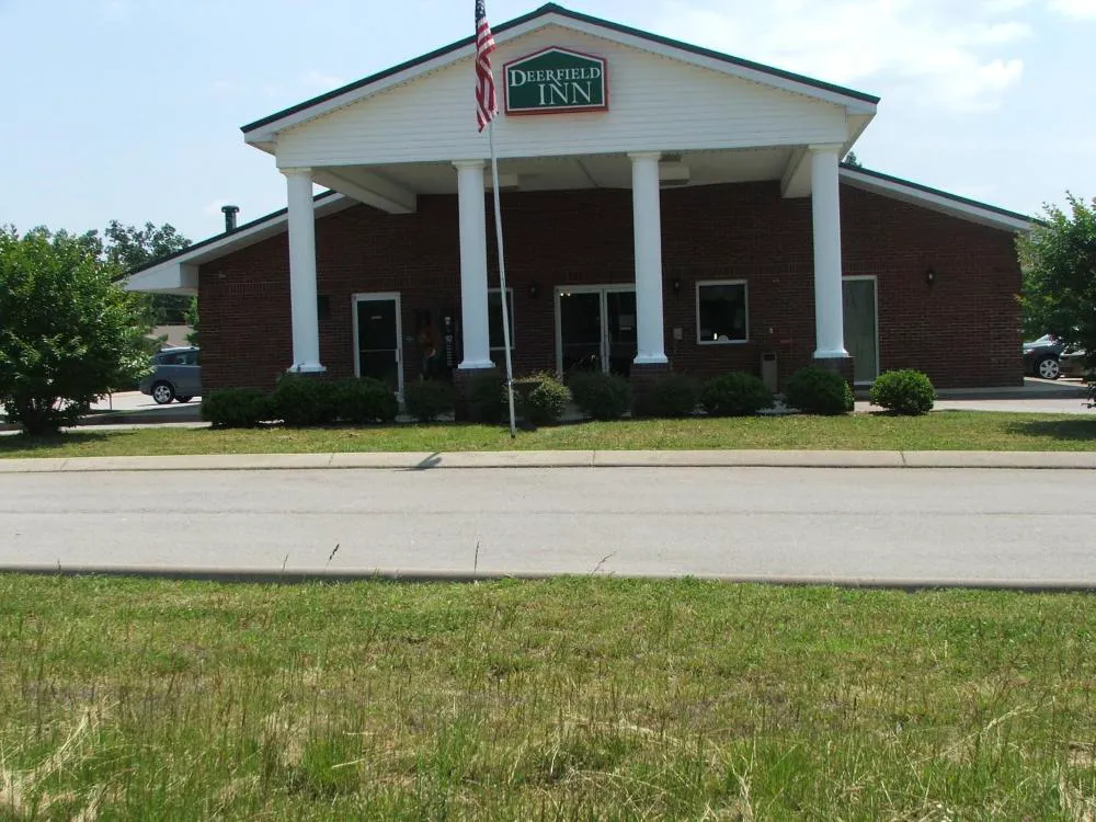 Deerfield Inn & Suites hotel hero