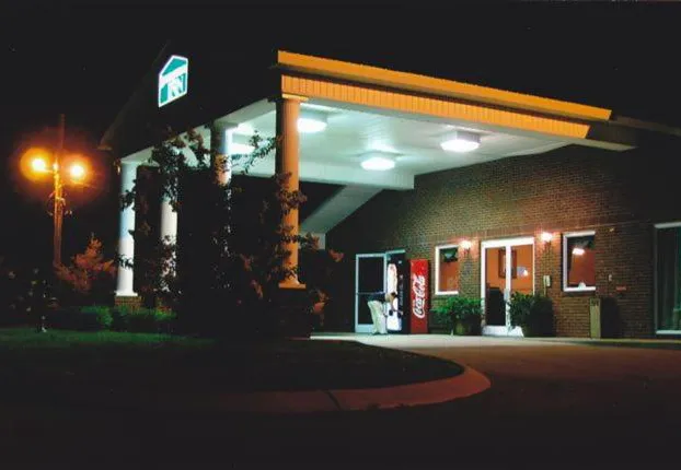 Deerfield Inn & Suites hotel detail image 1