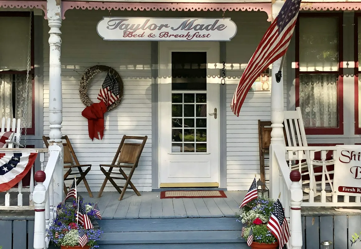 Taylor Made Bed and Breakfast hotel hero
