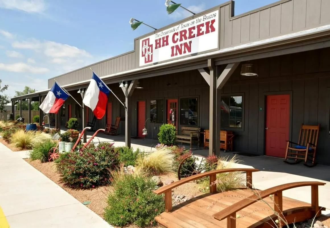 HH Creek Inn hotel hero